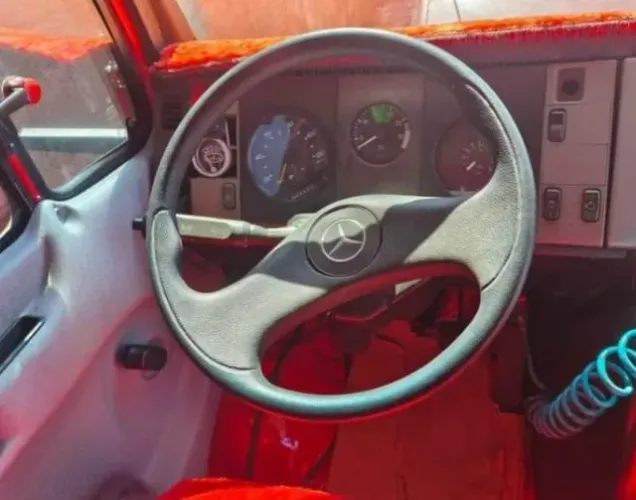 Mercedes benz 710 2010