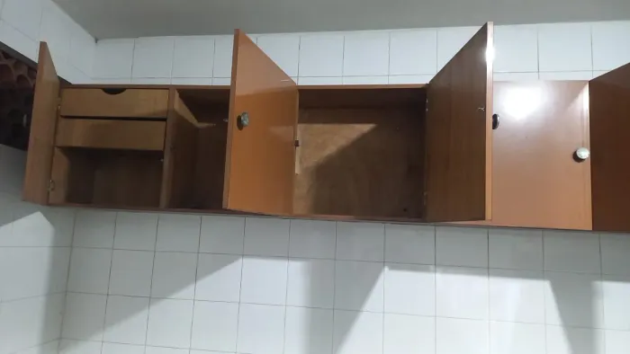Armário com 6 portas de Madeira, feito por Marceneiro