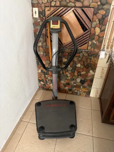 DOAÇÃO | Mesa vibratória 900VM Athletic