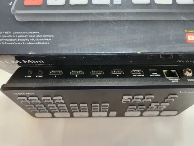 Mesa de corte video atem mini