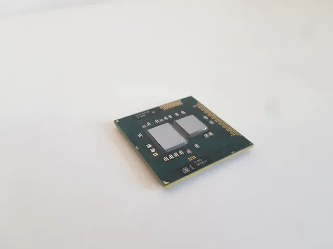 CPU intel i3-330M