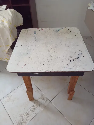 Mesinha de estudo infantil 