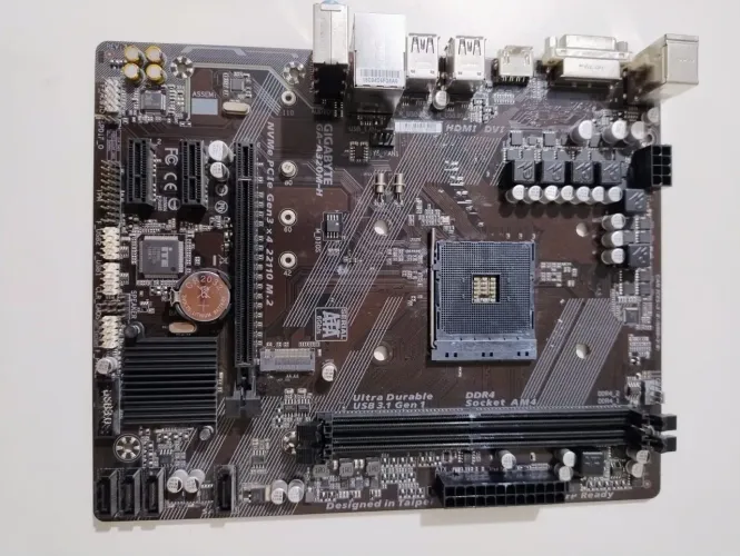 Placa mãe gigabyte 320M-H