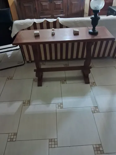 Aparador em Madeira maciça