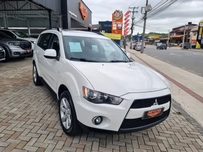 Mitsubishi Outlander 2.0 16V 160cv Aut. 2012