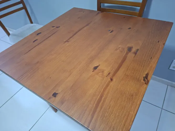 Mesa 80x80 novinha