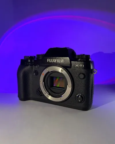 Fujifilm X-T1 com Battery Grip Vertical Original e Lente Manual Meike 50mm f/1.7