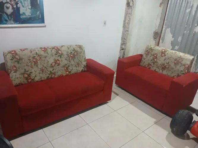 Lindo sofá pouco usado por 400 reais 