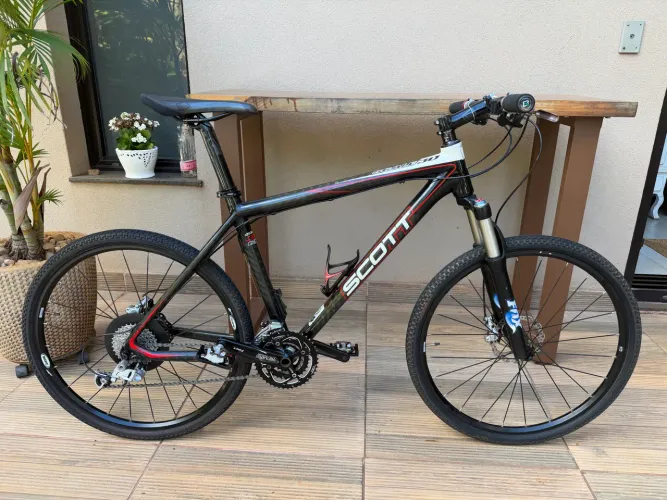 Bicicleta Scott scale 30 - carbono aro 26