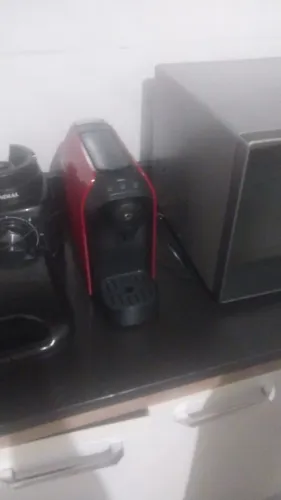 Cafeteira de Cápsula Três Corações Vermelha 