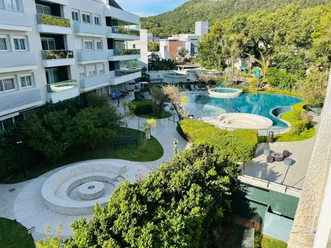 Apartamento a venda em Jurerê com 2 suítes e 100,00 metros quadrados em Condomínio Alto pa