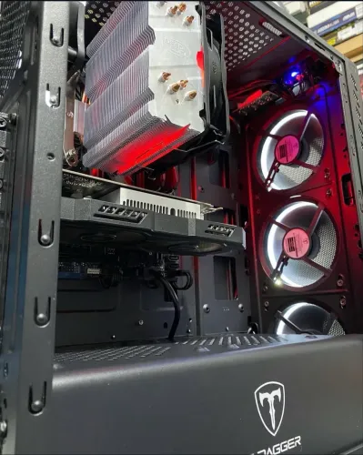 PC GAMER RYZEN 5 5600 + RX 6600 8GB