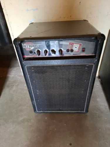 Amplificador de baixo 150w