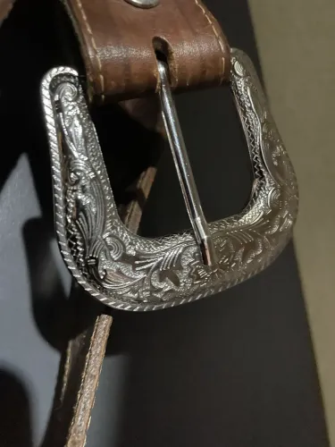 Cinto feminino com strass