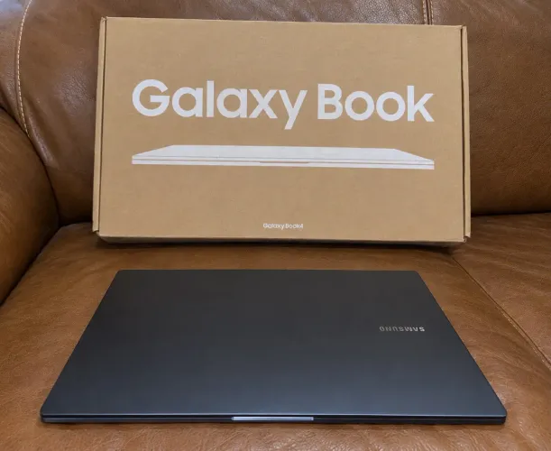 Notebook Samsung Galaxy Book4 Intel U300, 8 GB de RAM, SSD NVMe de 256 GB