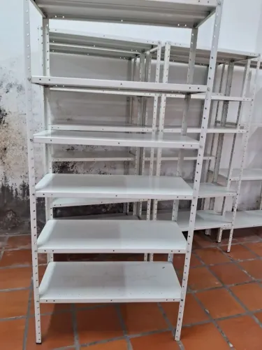 Estante de aço marca Pandin