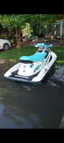 2000 Sea-Doo GTI jet ski sea-doo gti 720 - 3 luga