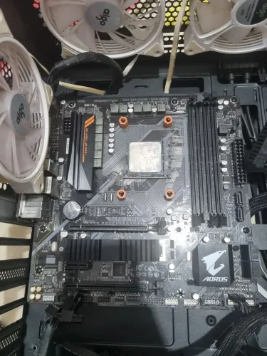 Placa-mãe B450M aorus