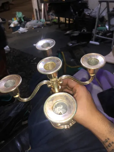 Vendo castiçal de bronze 5 velas para jantar .