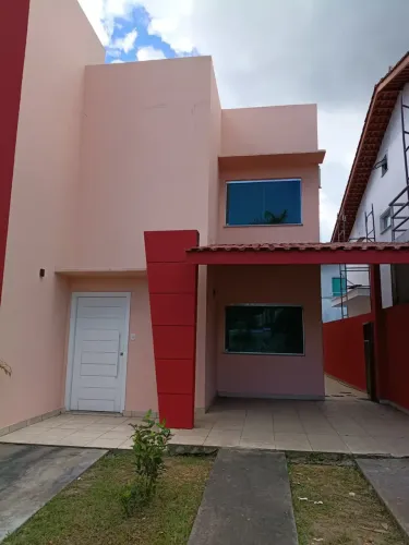 Casa duplex, c/ 1 Suíte  + 2 Quartos, 3 Garagens, 6 Ar-Splits, Varanda,