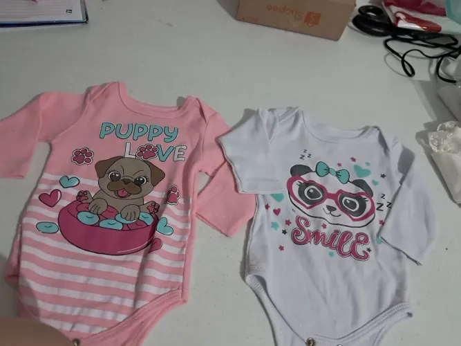 Vendo body de bebê manga comprida. 