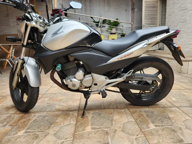 Vendo moto impecável com 48mil km rodados