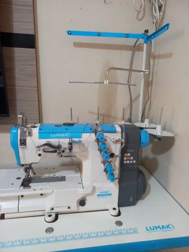 MÁQUINA DE COSTURA GALONEIRA LUMAK