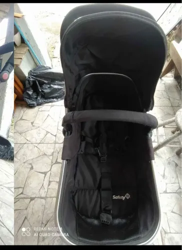 Carrinho de bebê com Moisés Safety 1st mobi
