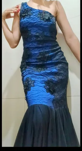 Vestido Longo Festa Azul Royal e Preto Sereia Um Ombro Só