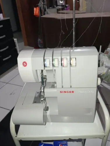 Maquina de costura