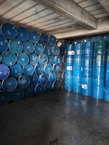 Tambores e bombonas de 200 litros