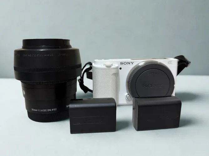 Câmera Sony ZVE10 + Acessórios 