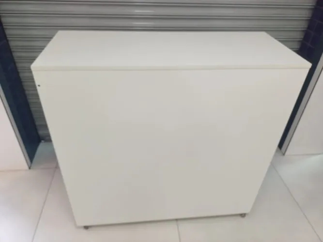 Balcão atendimento, recepção, caixa comercial com prateleira semi novo em MDF