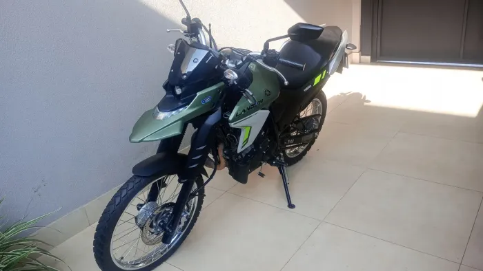 VENDE-SE MOTO LANDER 2025