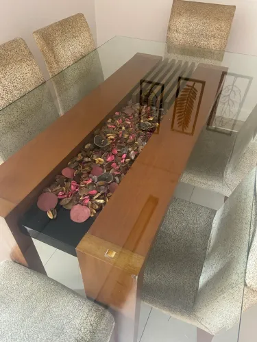 Mesa de jantar com 6 cadeiras