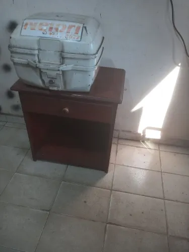 Criado mudo madeira bruta