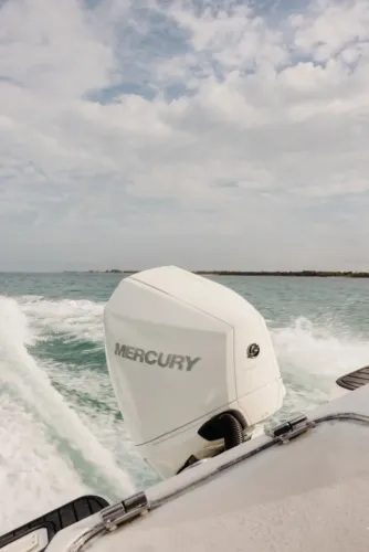 Motor de Popa Mercury 200HP DTS Branco - Motor Novo