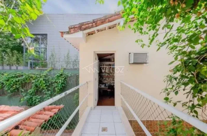Casa de rua : Duplex / Residencial / Gávea