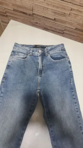 Vendo Calça Jeans Feminina Sky YOU COM, seminova Tam 38