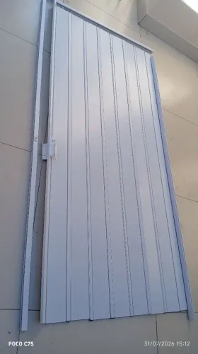 Vendo uma porta