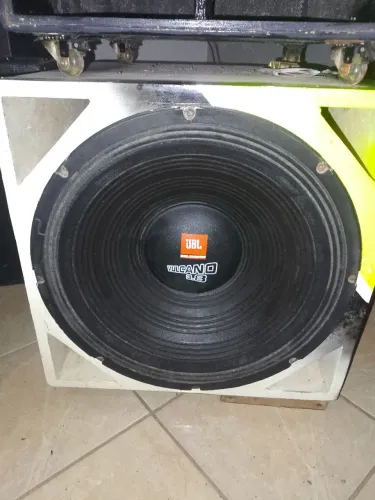 equipamento de som caixa de som caixa 2 ti 220 cada jbl 2 aotofalantes um de 250 