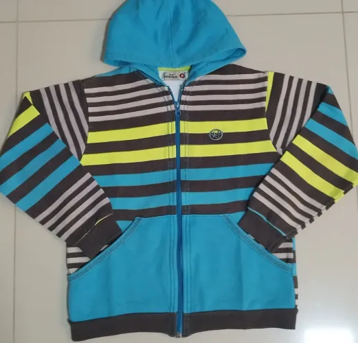 Casaco moletom algodão Marisol Tam 8 - veste 6 anos