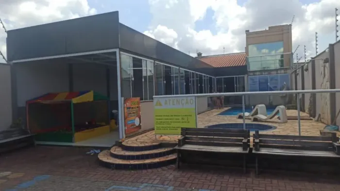 Espaço para festas à venda, 220 m² por R$ 870.000,00- Ernani de Moura Lima - Londrina/PR