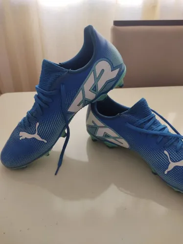 Puma Future 7 play azul n43- campo