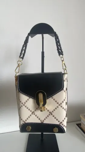 Bolsa estruturada NOVA