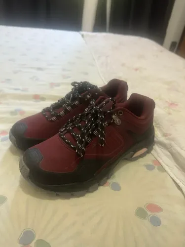 Tênis/Bota importada Boriken