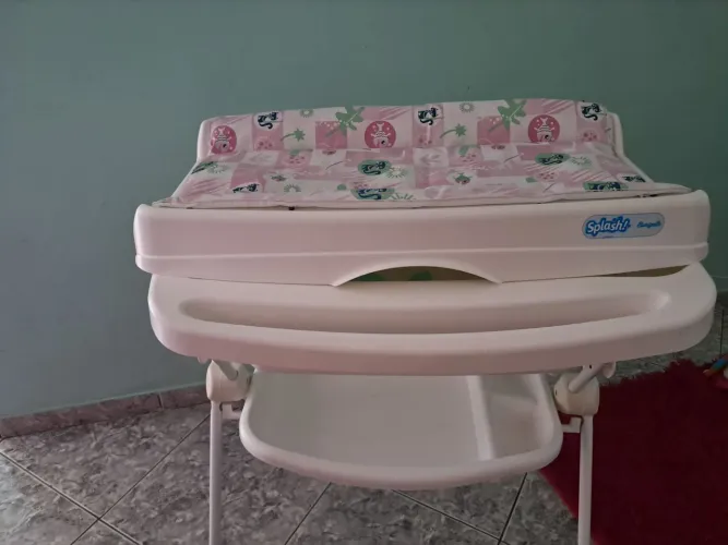 Vendo uma banheira desmontável com trocador embutido
