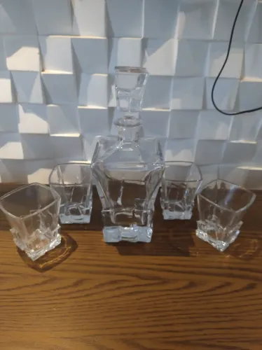 Decanter whisky + 4 copos