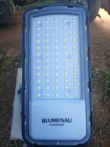 Refletor Led 100w .. 150$$ os dois quem conhece sabe q ta barato. Barato pra ir logo