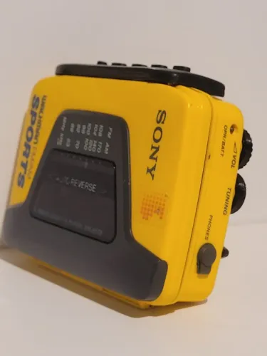 Walkman Sony Sports WM-AF59 Amarelo Auto Reverse Am Fm Toca Fitas